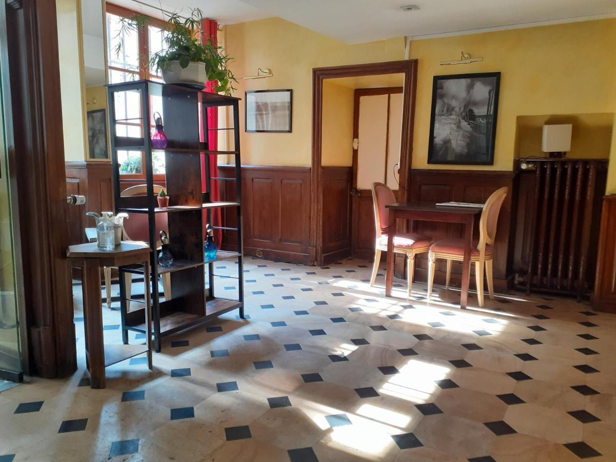 Logis Hotel Restaurant De L'Ecu Montbard Kültér fotó